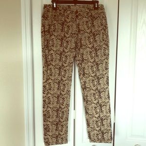 Ladies Earl Jean Size 8P Black and Beige Pants